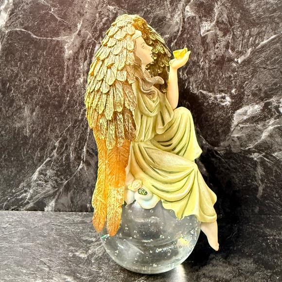Angel/Fairy Figurine on Glass Ball - Picture 11 of 13